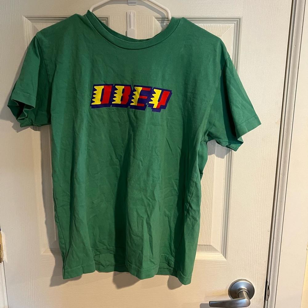 Green Obey Graphic T-Shirt size small